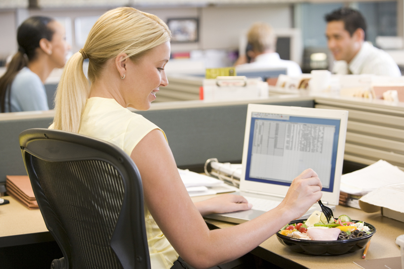 10 Ways to Improve Your Eating Habits at Work